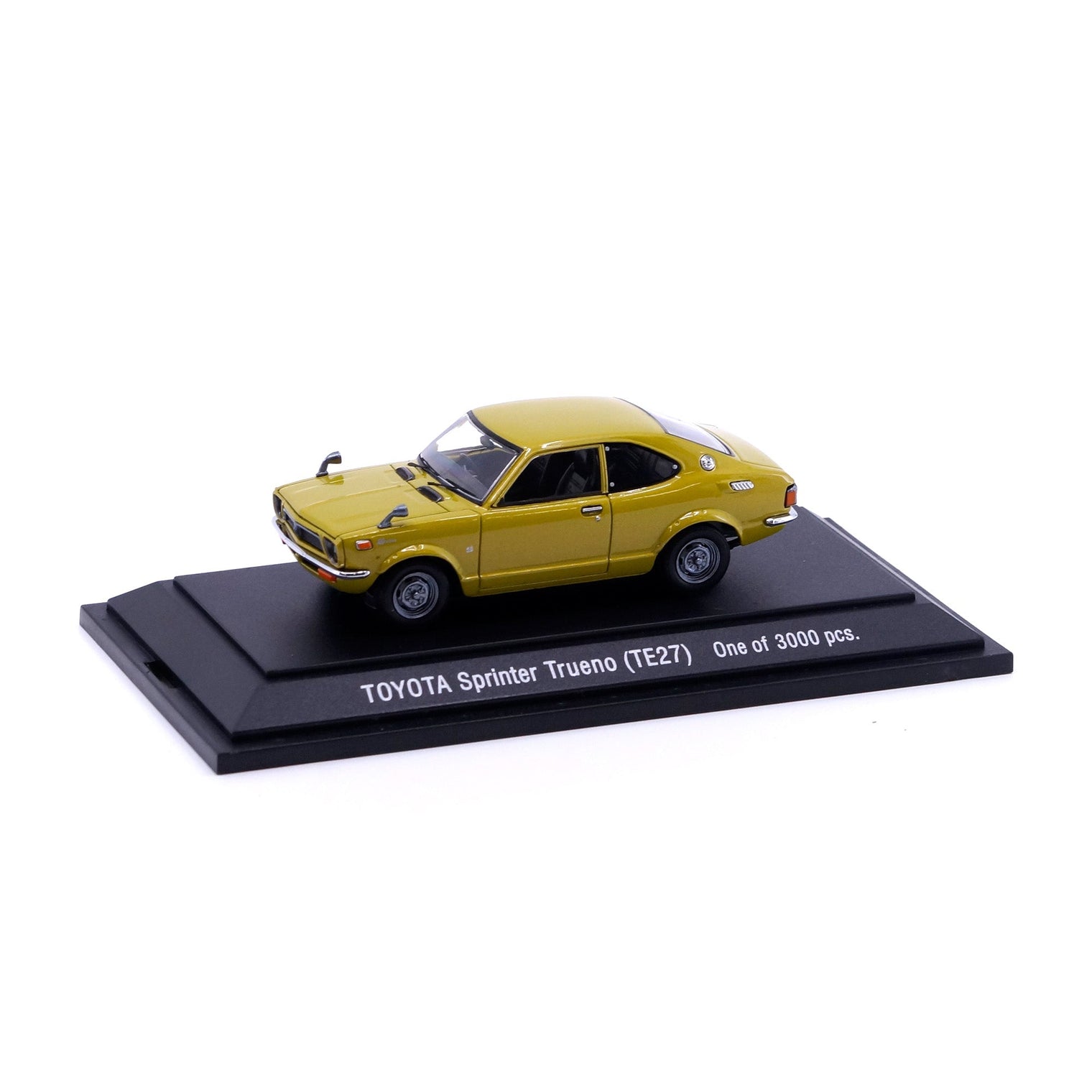 1/43 TOYOTA SPRINTER TRUENO (GOLD)