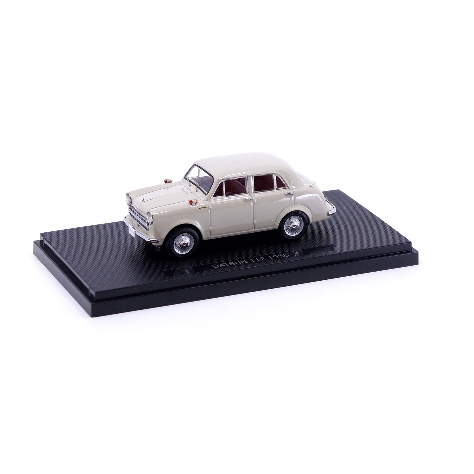 1/43 DATSUN 112 1956 (IVORY)