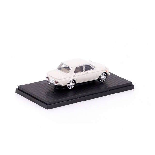 1/43 NISSAN BLUEBIRD 410 1964 (WHITE)