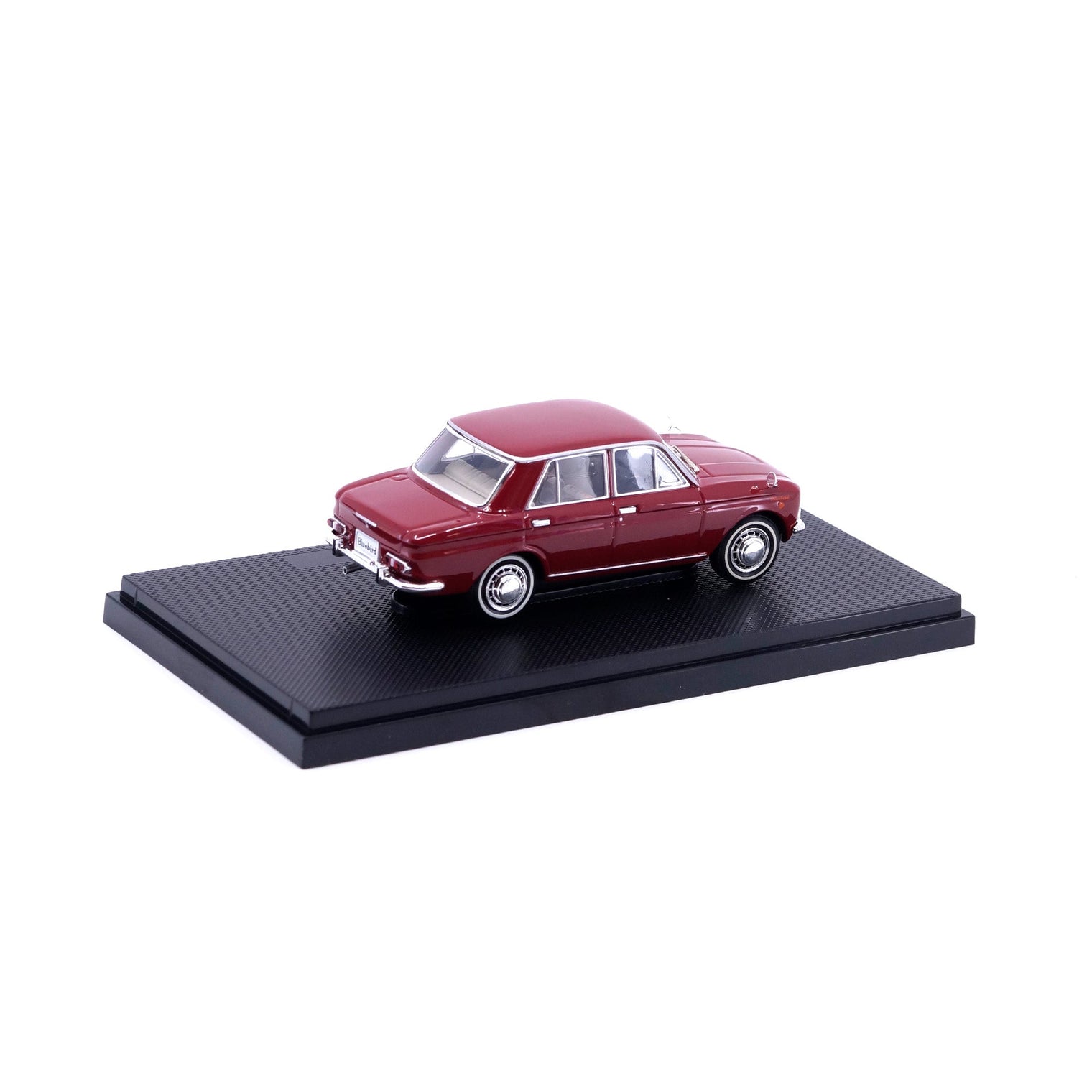 1/43 NISSAN BLUEBIRD 410 1964 (RED)