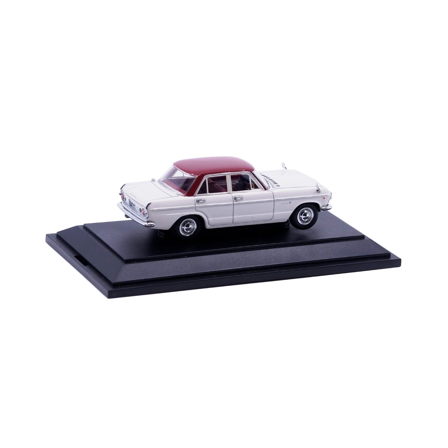 1/43 PRINCE SKYLINE 2000 GT-B (RED/WHITE)