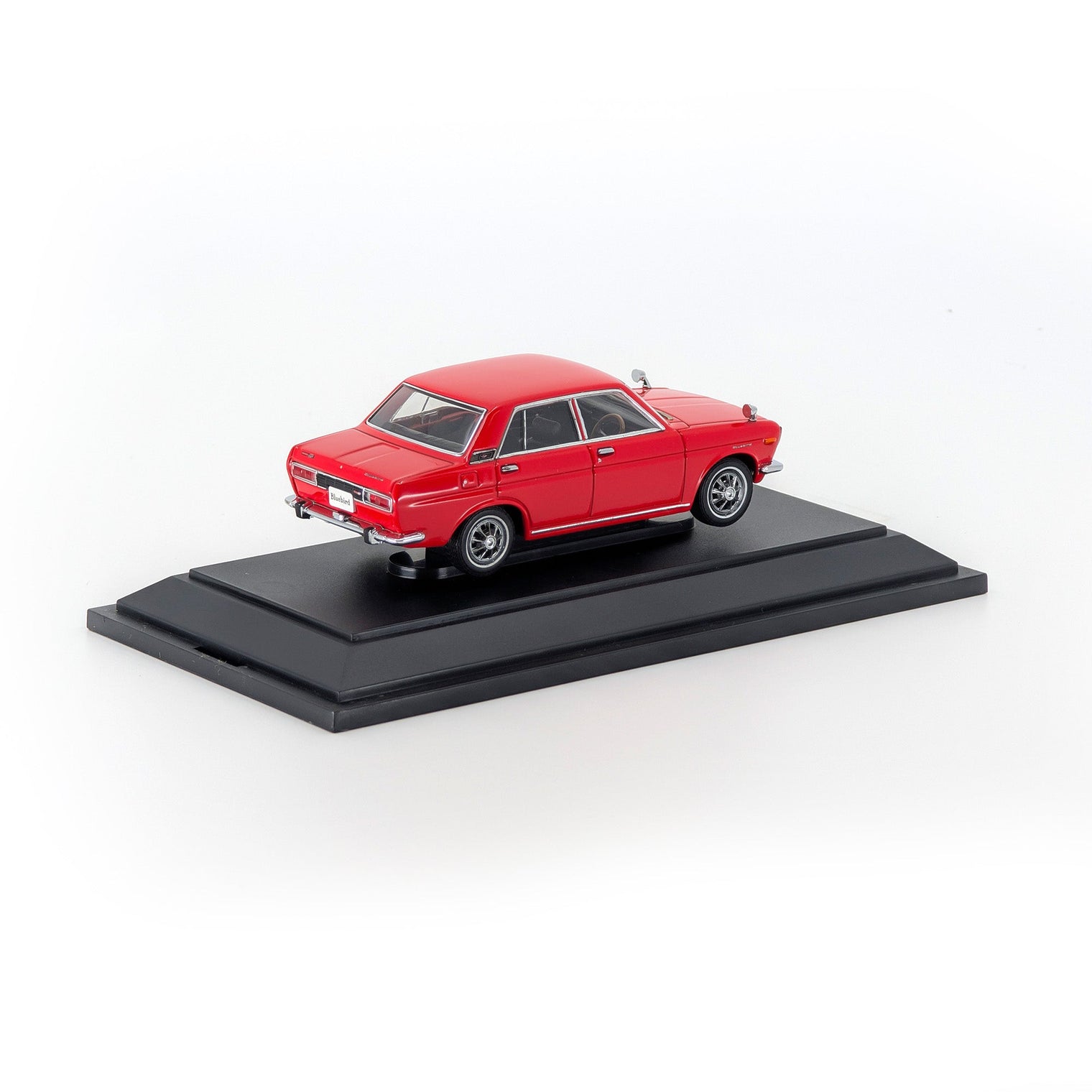 1/43 NISSAN BLUEBIRD SSS.(RED)