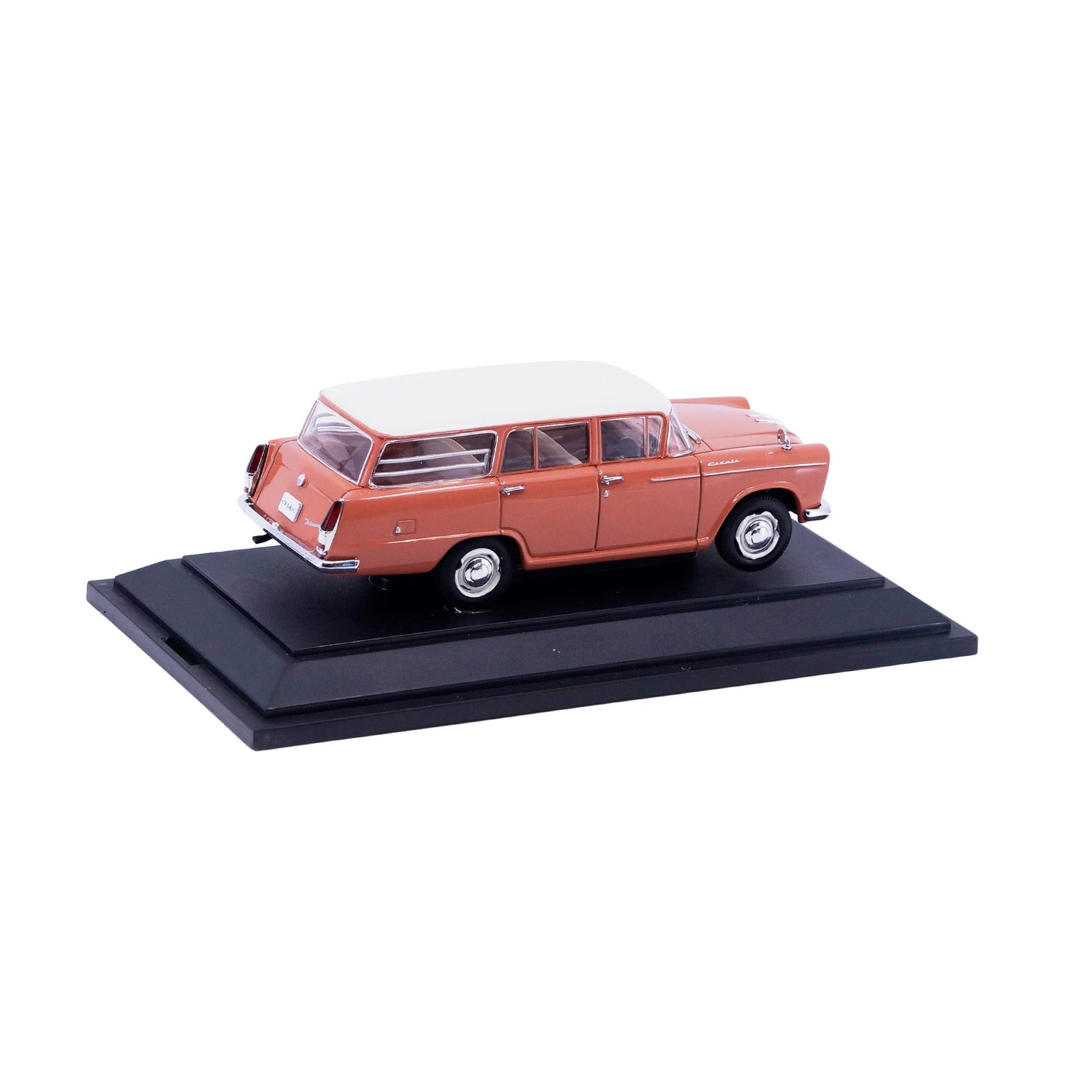 1/43 NISSAN CEDRIC VAN (RED)