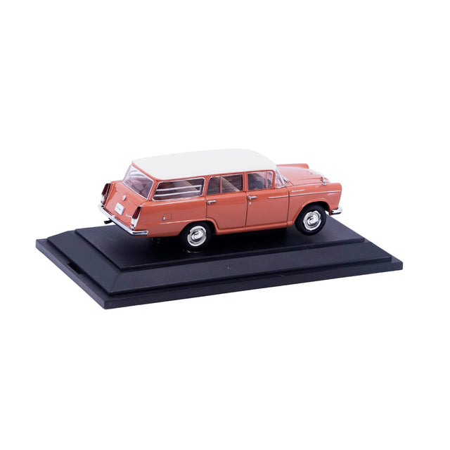 1/43 NISSAN CEDRIC VAN (RED)