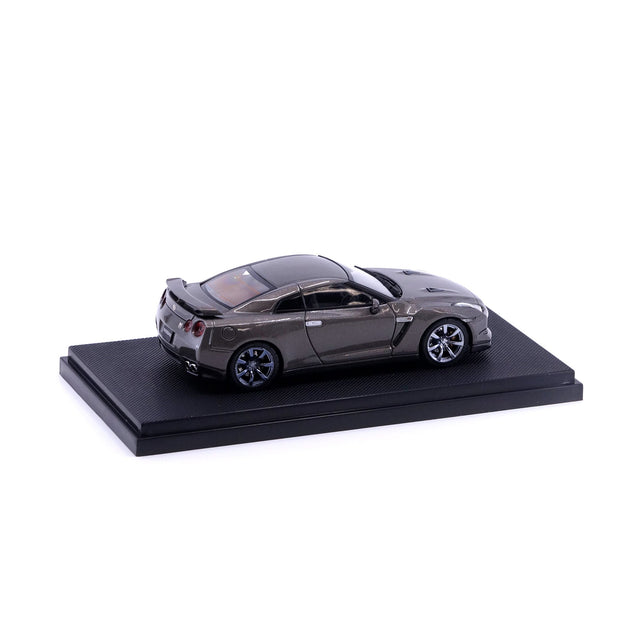 1/43 NISSAN GT-R (TITANIUM GRAY)
