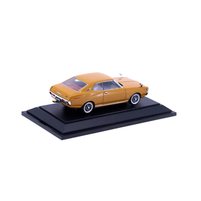 1/43 NISSAN LAUREL SGX (BROWN)