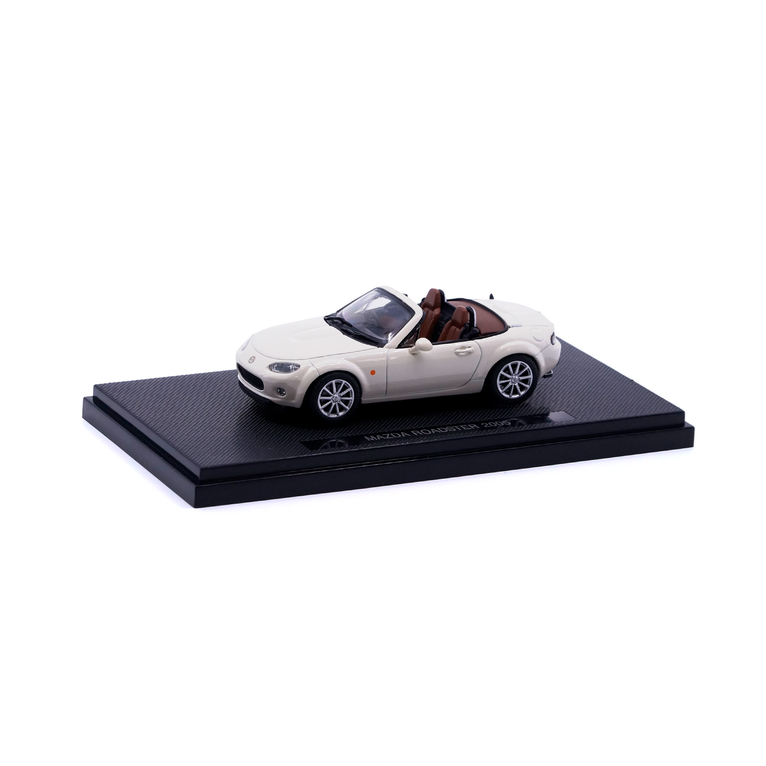 1/43 MAZDA ROADSTER 2005 (MARBLE WHITE)